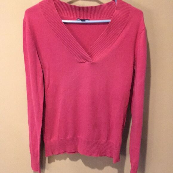 GAP Sweaters - Women’s Medium Gap V-Neck Sweater